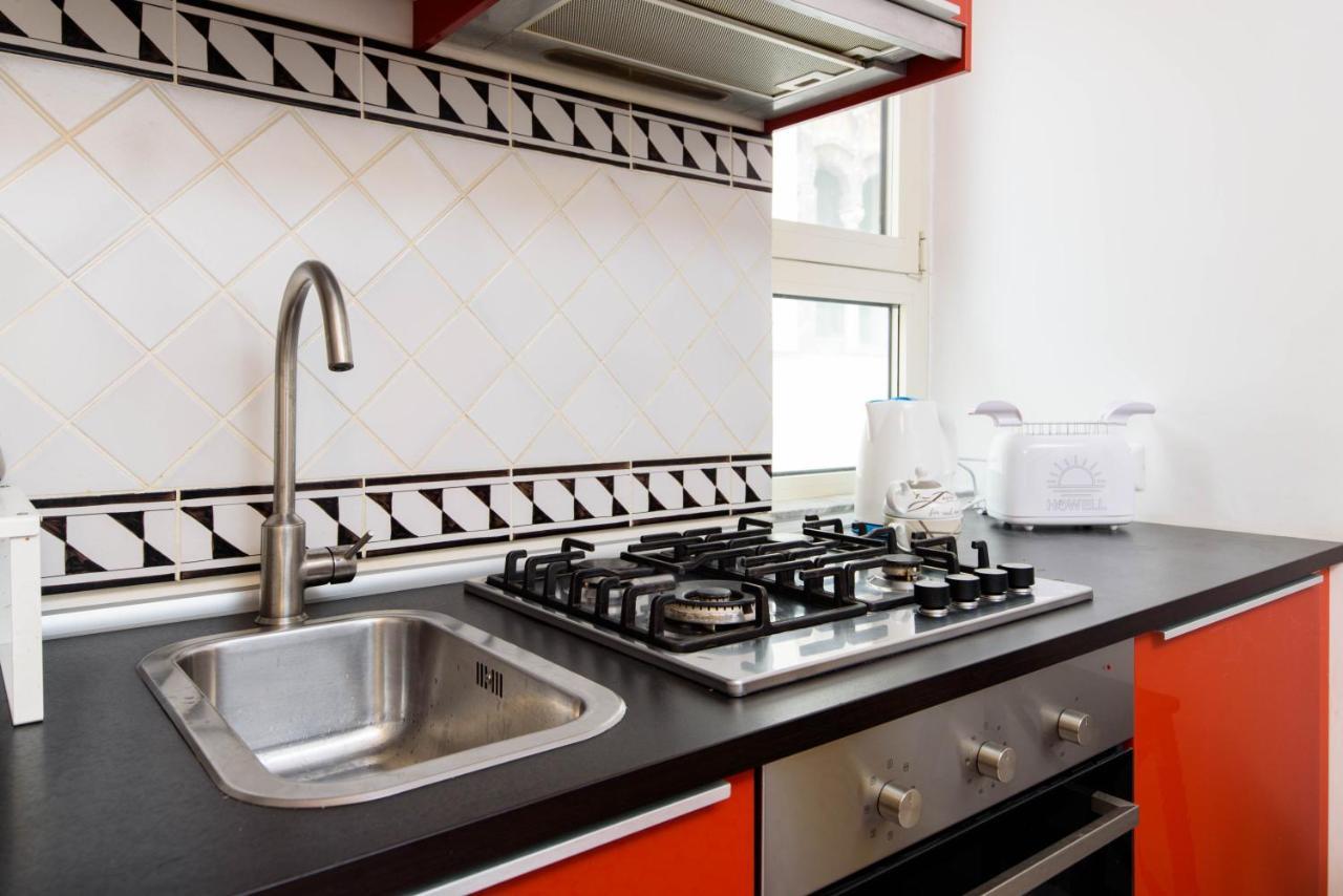 Centro Storico - Wifi & Cucina Apartment Salerno Luaran gambar